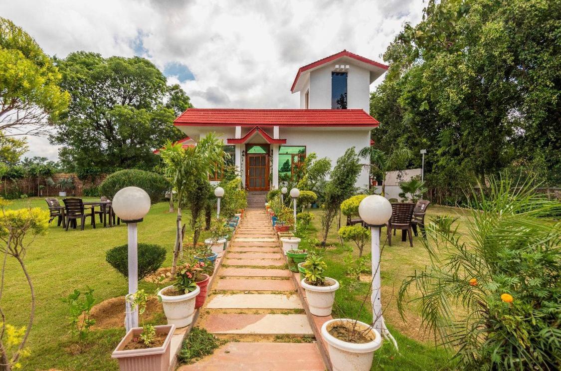 Stone Bridge Villa 古尔冈 外观 照片